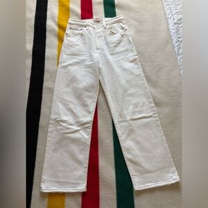 Levis ribcage straight white size 28